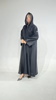 عباية كتان مع أكمام كتان مطرزة أسود