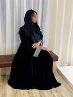 مخمل كحلي مع أسواره مبطنه