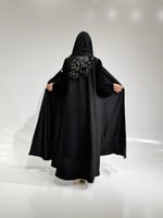 شاكيرا مع أكمام مخمل