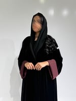 مخمل اسود مع سواره عنابي