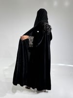 مخمل اسود مع أسواره جاكار بيج