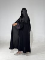 كتان مع أكمام ركامه بنفسجي