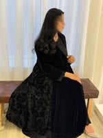 مخمل اسود مع مخمل شيفون من الخلف