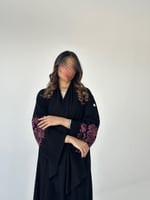 عباية ملكي مع ملكي مطرز وردي