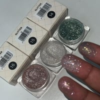 قليتر هارتس لامع للعين منثور -3g