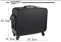 شنطة مكياج مقسمة وسيعة بعجلات