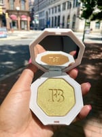 اضاءة فنتي بيوتي - TROPHY WIFE