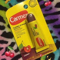 مرطب الشفايف كارمكس CARMEX CHERRY