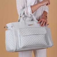 شنطة جلد أسباني