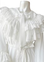 روب استقبال قطعتين من طبقات الدانتيل الفاخره