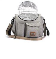 شنطة للرضاعة والحفاظات