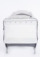 سرير أطفال و محبس لللعب