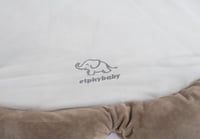 إلفي بيبي بلايمات مع اللعب