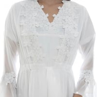 روب استقبال الولاده ابيض من الدانتيل فاخر ومميز