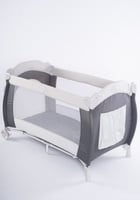 سرير أطفال و محبس لللعب