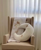 مخدة رضاعة (2 في1) للرضاعة + بطانية --لون بيج