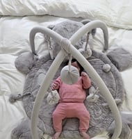 بساط لعب الدب - رمادي