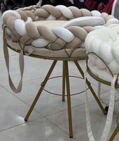 سرير متنقل بقاعدة ذهبية وناموسية وحواجز ظفيرة ومخا...