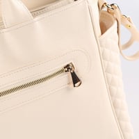 شنطة جلد أسباني