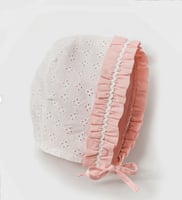 قبعة دنتيل وردية اللون