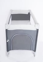 سرير أطفال و محبس لللعب