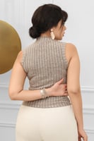 هاينك نسائي بلا أكمام ذات ياقة عالية