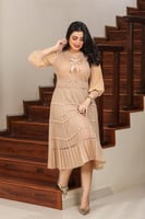 فستان كلاسيكي مع فيونكة كم طويل