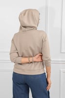 هودي بأكمام طويلة وقبعة