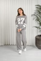 ترنج شتوي بأكمام طويلة وياقة مدورة