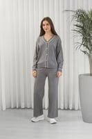 ترنج شتوي أزرار بأكمام طويلة وياقة V