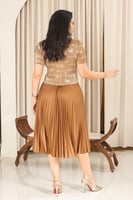 فستان كلاسيكي مكسر نصف كم بلمعة