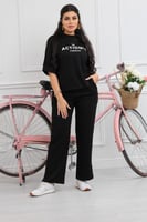 ترنج طبي بنطال مع تيشيرت بياقة مستديرة وطباعة حرفي...