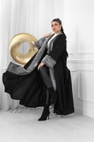 فروة شتوية مبطنة مع فرو على الأطراف