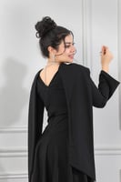 فستان كاجوال ماكسي بأكمام كاب وتنورة متعددة الطبقا...