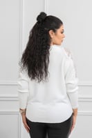 بلوزة نسائية صوف بأكمام طويلة بتفريغ وزخرفة ترتر