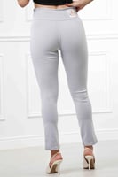 بنطال جينز خصر متوسط بأزرار وسحاب بقصة ضيقة حتى ال...