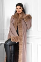 فروة شتوية طويلة سادة مزودة بفرو على الياقة و الأك...