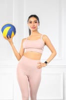 طقم رياضي نسائي بحزام كتف رفيع وأحزمة على الظهر عل...