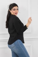 قميص نسائي بأكمام طويلة وأزرار صغيرة