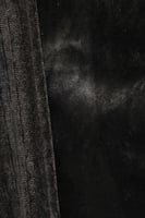 فروة شتوية طويلة مبطنة بالفرو من الداخل مزودة بفرو...