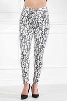بنطال قطني سكيني بخصر مطاطي مزين بنقشة أوراق الشجر...