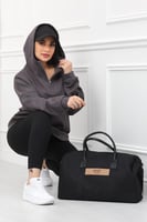 هودي مزود بجيوب امامية وقبعة