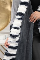 فروة شتوية طويلة أنيقة مبطنة بالفرو من الداخل وعلى...