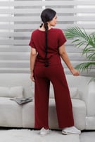 طقم نسائي من قطعتين