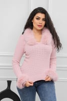 بلوزة صوف أكمام طويلة بياقه مزين بإضافة ريش