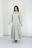 جلابية قماش بطول يصل للكاحل fأكمام واسعة وياقة صغي...