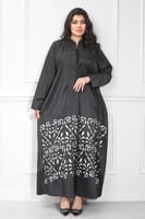 عباية قماش تفته بتخريم ف الأسفل مبطن بقماش بيج