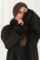 فروة شتوية طويلة مبطنة بالفرو من الداخل ومزودة بفر...