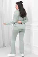 ترنج شتوي كاجوال بطبعة أنيقة وبنطال واسع من الأسفل