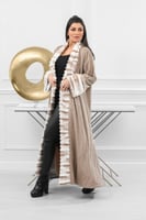 فروة شتوية طويلة أنيقة مبطنة بالفرو من الداخل وعلى...